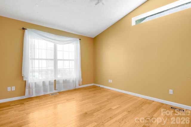 225 Arbor Lane, Hendersonville, NC 28791