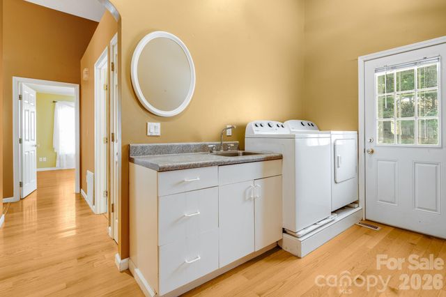 225 Arbor Lane, Hendersonville, NC 28791