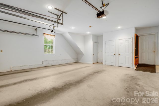 225 Arbor Lane, Hendersonville, NC 28791