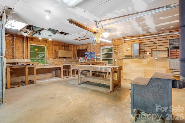 225 Arbor Lane, Hendersonville, NC 28791