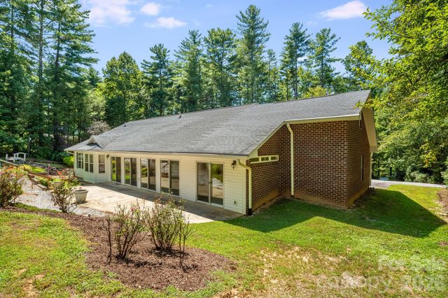 225 Arbor Lane, Hendersonville, NC 28791