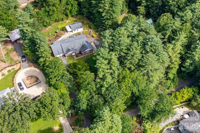 225 Arbor Lane, Hendersonville, NC 28791