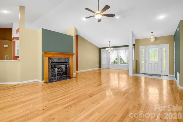 225 Arbor Lane, Hendersonville, NC 28791