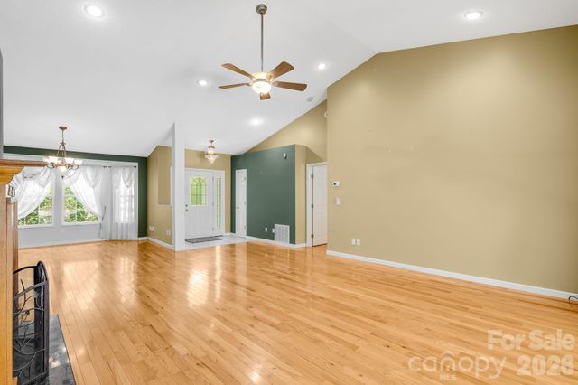 225 Arbor Lane, Hendersonville, NC 28791