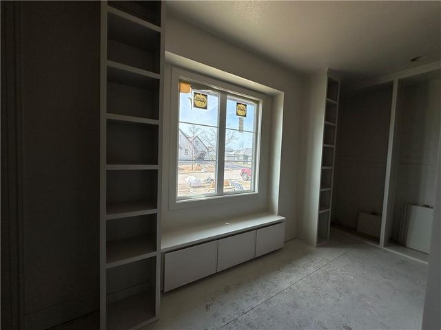 17325 Larsen Street W, Overland Park, KS 66221