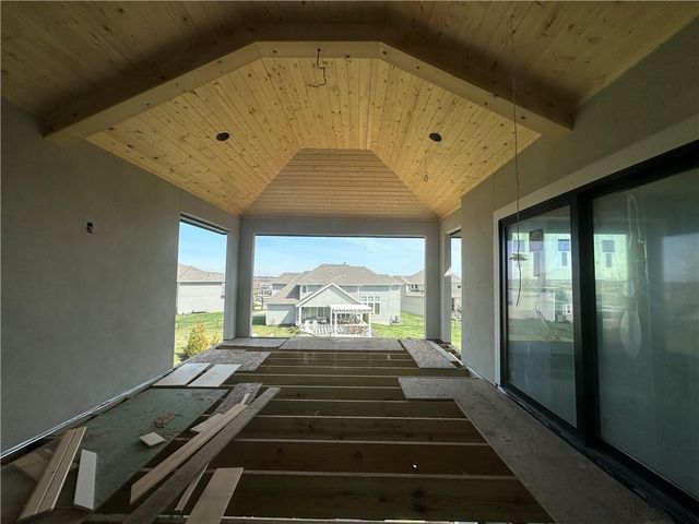 17325 Larsen Street W, Overland Park, KS 66221