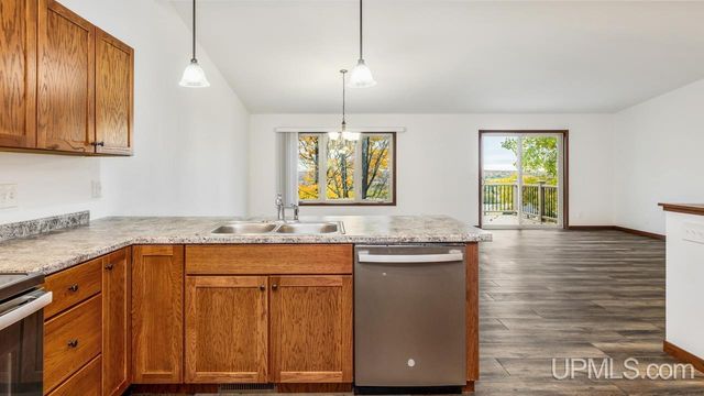 1263 Timber Ridge Road, Iron Mountain, MI 49801