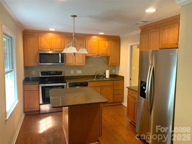 1114 Glenshannon Road, Matthews, NC 28105