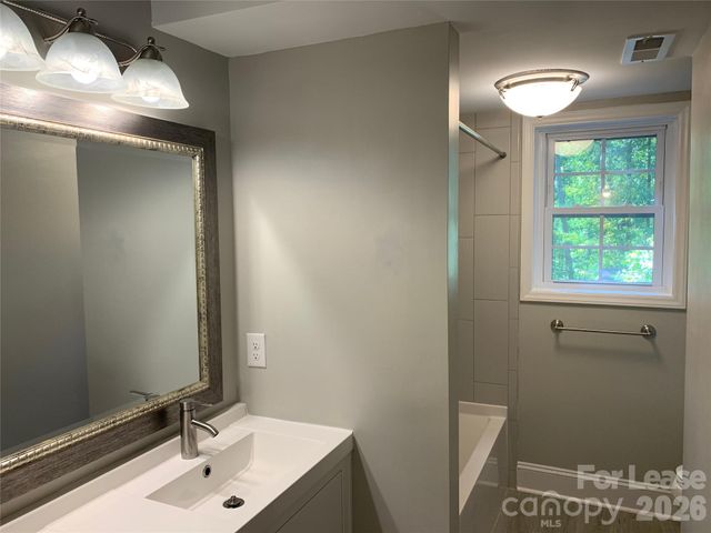 1114 Glenshannon Road, Matthews, NC 28105