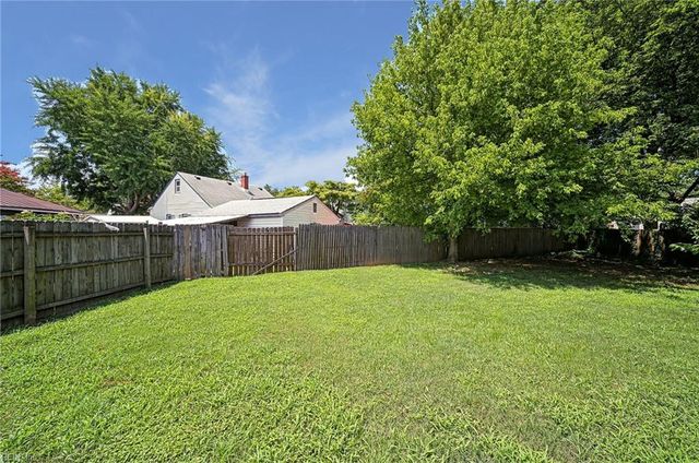 1356 Chanelka RD, Norfolk, VA 23503