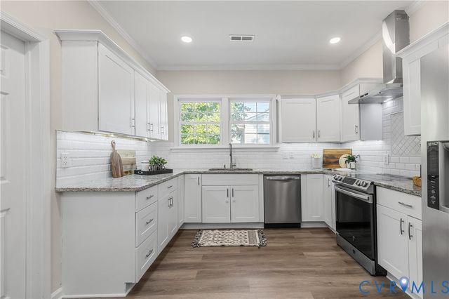 12 Lowell St, Highland Springs, VA 23223