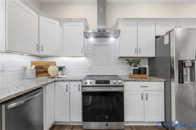 12 Lowell St, Highland Springs, VA 23223