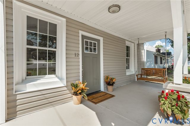 12 Lowell St, Highland Springs, VA 23223