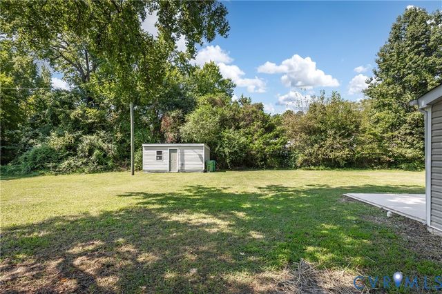 12 Lowell St, Highland Springs, VA 23223