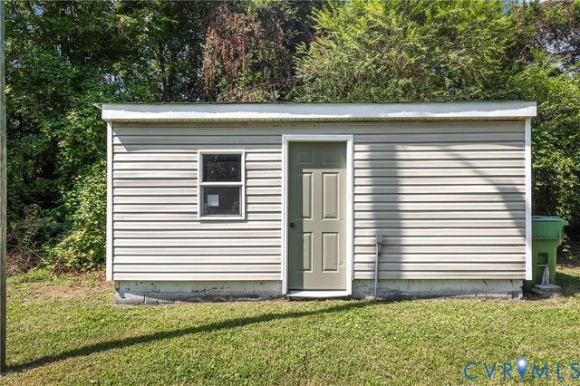 12 Lowell St, Highland Springs, VA 23223