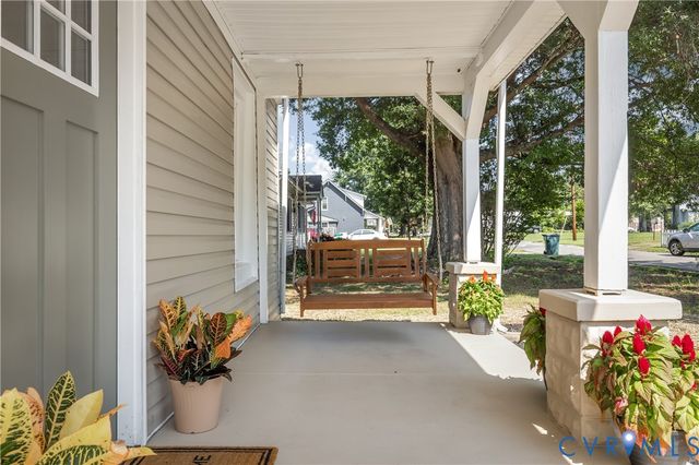 12 Lowell St, Highland Springs, VA 23223