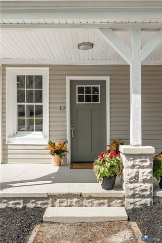 12 Lowell St, Highland Springs, VA 23223