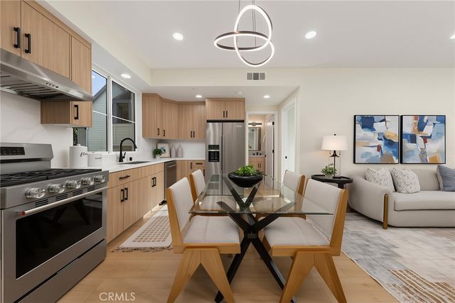 1025 La Cadena D, Arcadia, CA 91007