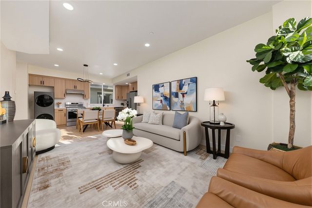 1025 La Cadena D, Arcadia, CA 91007
