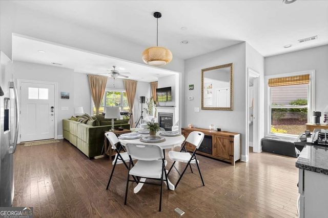 910 Westmoreland Circle NW, Atlanta, GA 30318