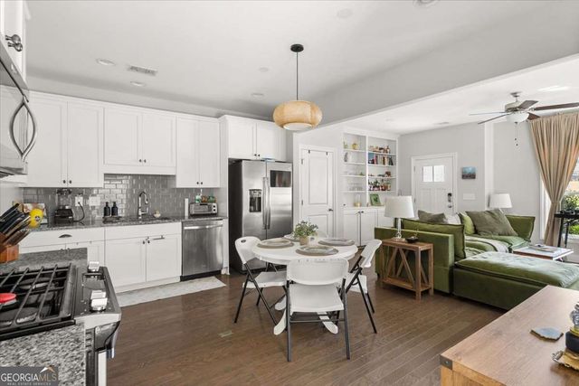 910 Westmoreland Circle NW, Atlanta, GA 30318