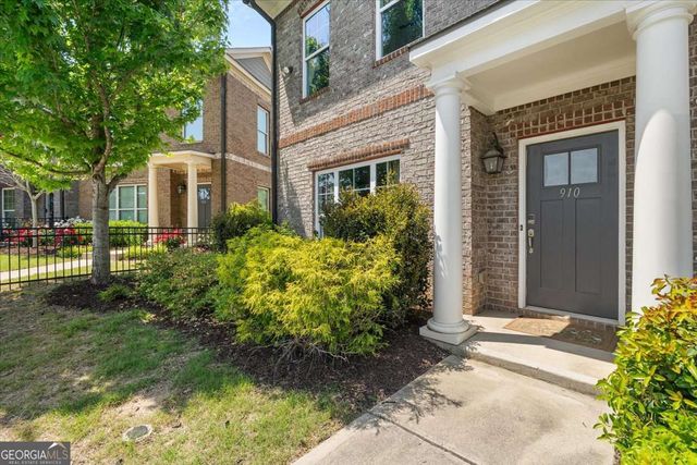 910 Westmoreland Circle NW, Atlanta, GA 30318