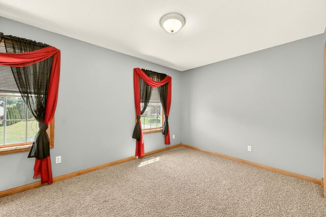 917 5th Avenue NW, Byron, MN 55920