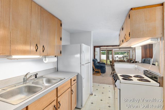 12452 S Sand Beach Drive, Ashland Twp, MI 49327