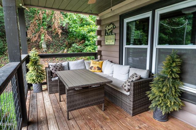 1656 Walker Trail, Sevierville, TN 37876