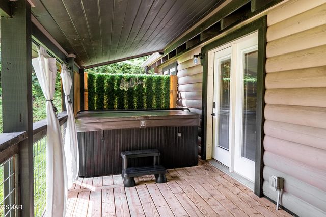 1656 Walker Trail, Sevierville, TN 37876