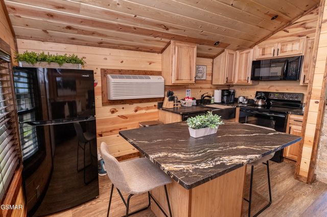 1656 Walker Trail, Sevierville, TN 37876