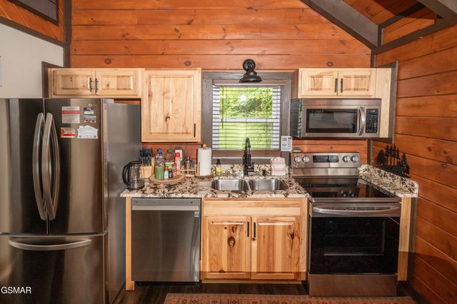 1656 Walker Trail, Sevierville, TN 37876