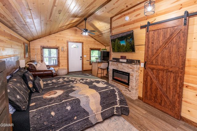 1656 Walker Trail, Sevierville, TN 37876