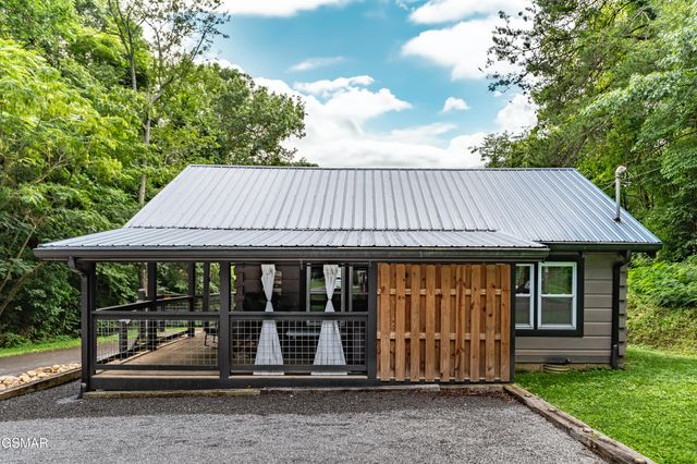 1656 Walker Trail, Sevierville, TN 37876