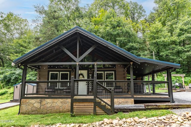 1656 Walker Trail, Sevierville, TN 37876