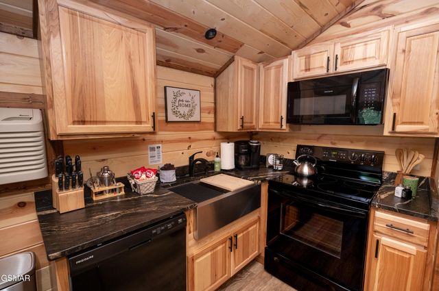 1656 Walker Trail, Sevierville, TN 37876