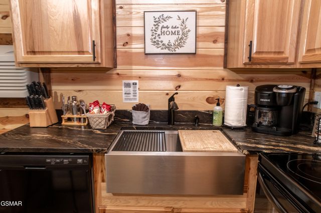1656 Walker Trail, Sevierville, TN 37876