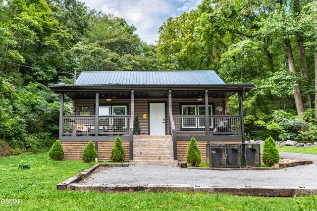 1656 Walker Trail, Sevierville, TN 37876