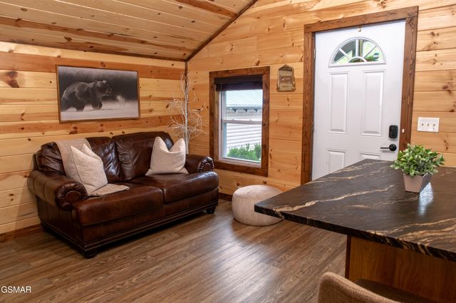 1656 Walker Trail, Sevierville, TN 37876