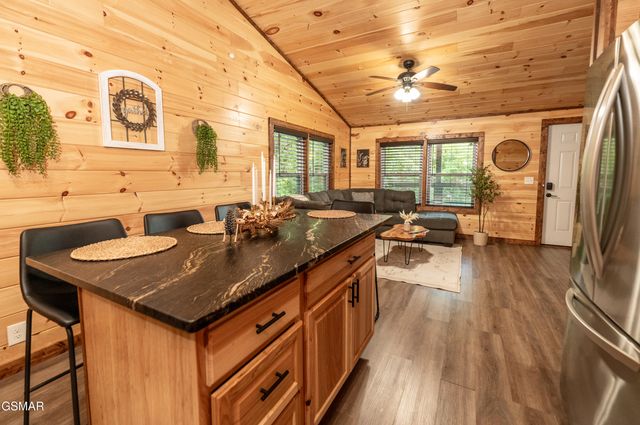 1656 Walker Trail, Sevierville, TN 37876