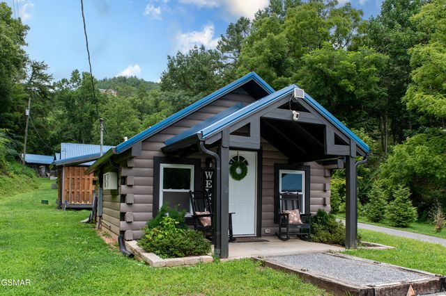 1656 Walker Trail, Sevierville, TN 37876