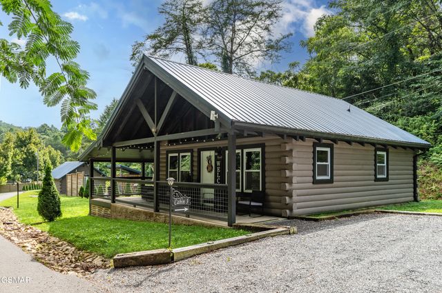1656 Walker Trail, Sevierville, TN 37876