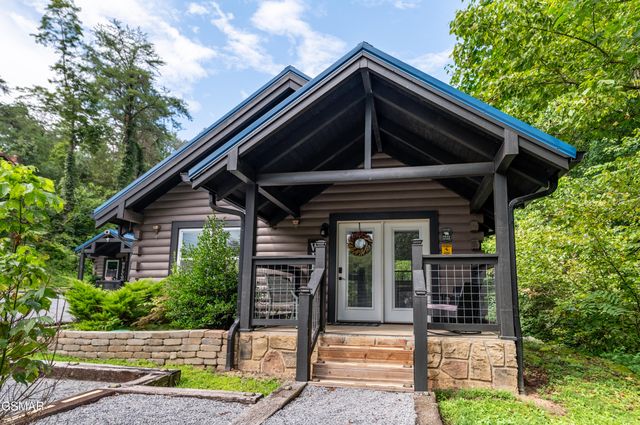 1656 Walker Trail, Sevierville, TN 37876