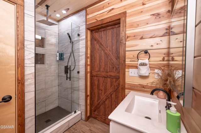 1656 Walker Trail, Sevierville, TN 37876