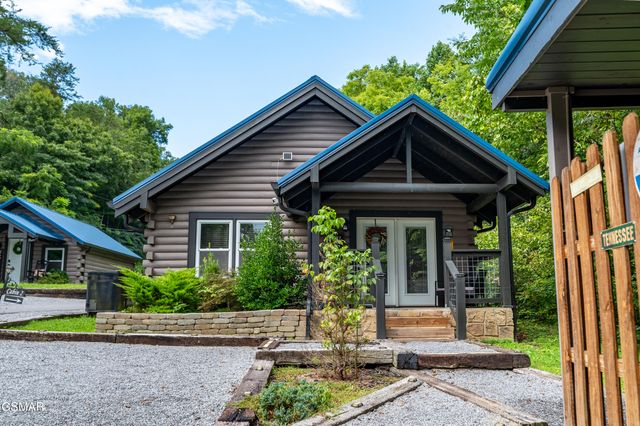 1656 Walker Trail, Sevierville, TN 37876