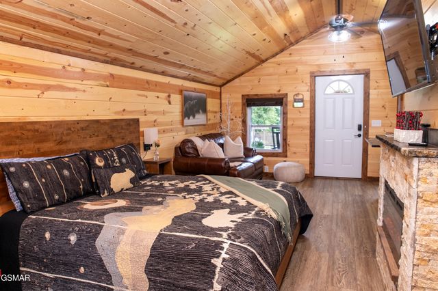 1656 Walker Trail, Sevierville, TN 37876