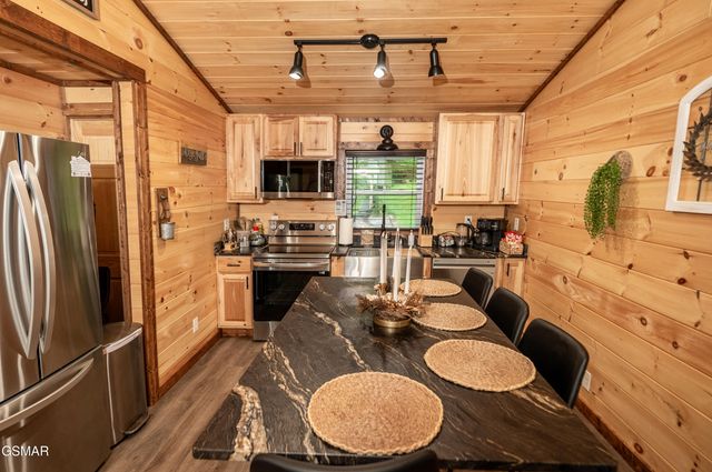 1656 Walker Trail, Sevierville, TN 37876