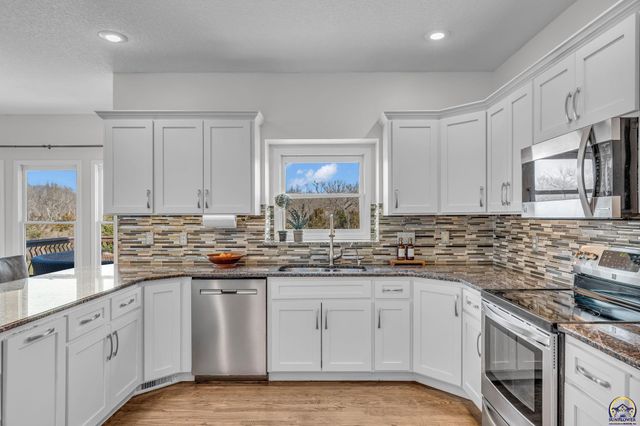 5100 SW 53rd St, Topeka, KS 66610