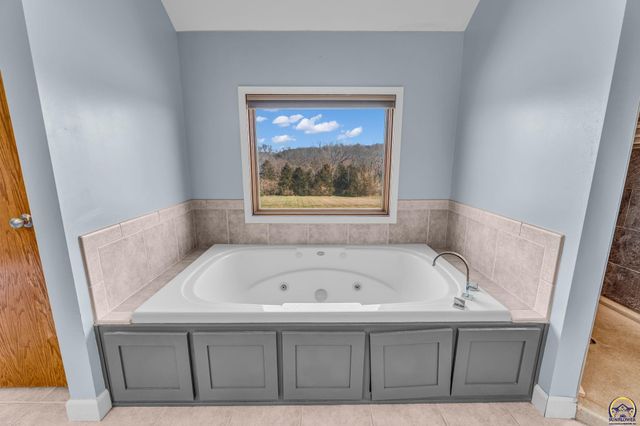 5100 SW 53rd St, Topeka, KS 66610