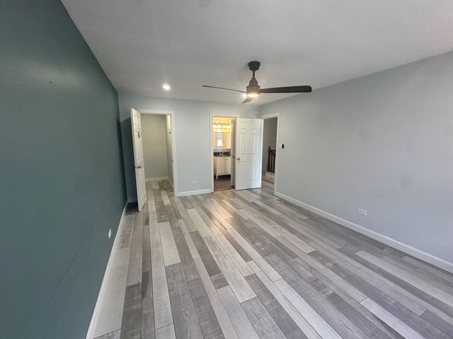 5700 Dutch Mill Court B, Hanover Park, IL 60133